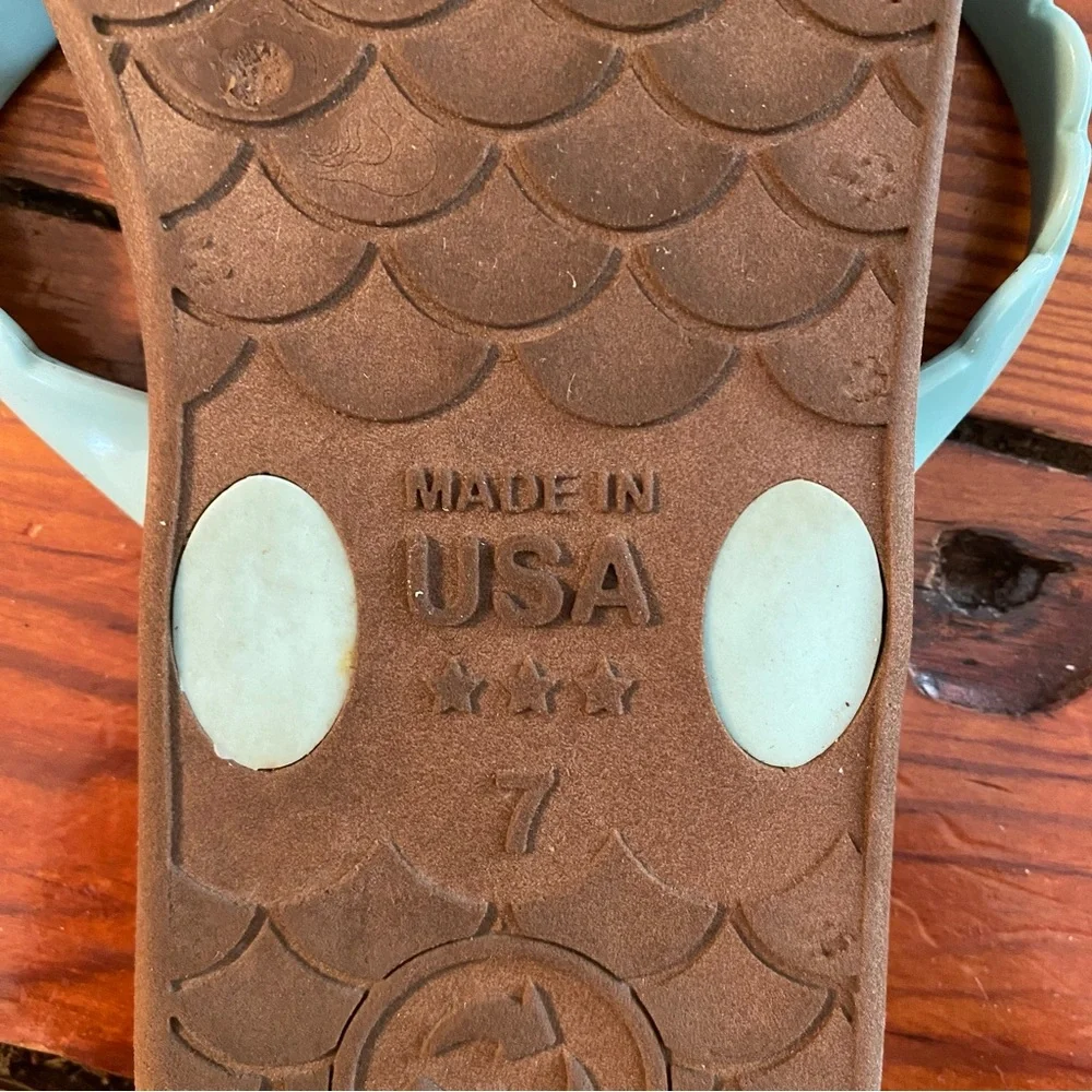 Oka-B Seafoam Scalloped Bristol Flip Flops Size 7 Made in the USA